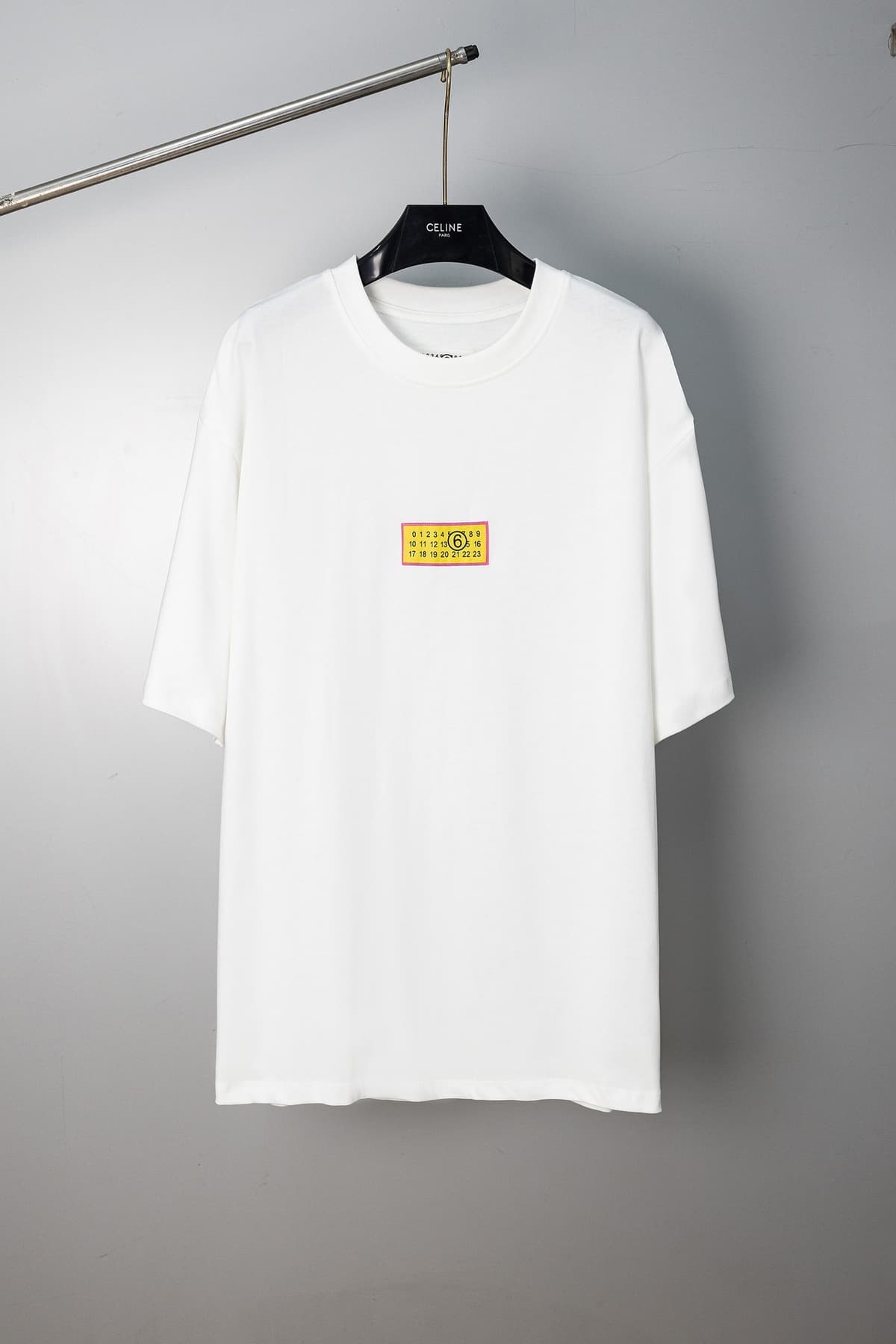 885 white