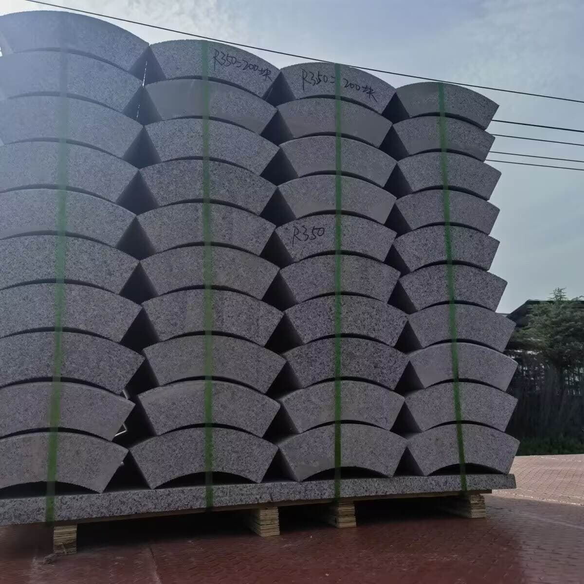 Sesame Gray Curb Stone Granite Stone Roadside Stone Outdoor Curbing Stone Side Stone Sesame White Garden Stone Manufacturer Wholesale 2