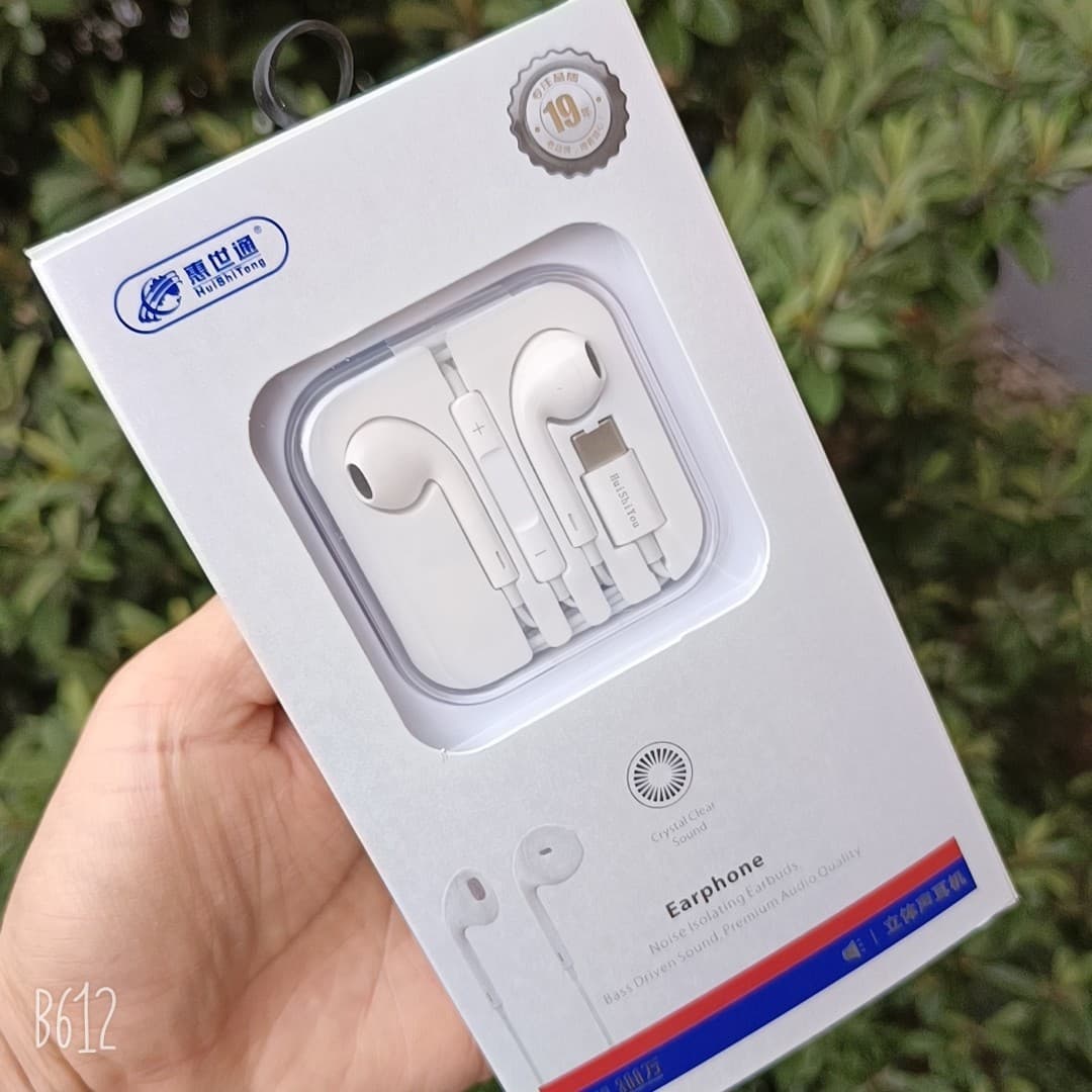 Wide head flat head headphones