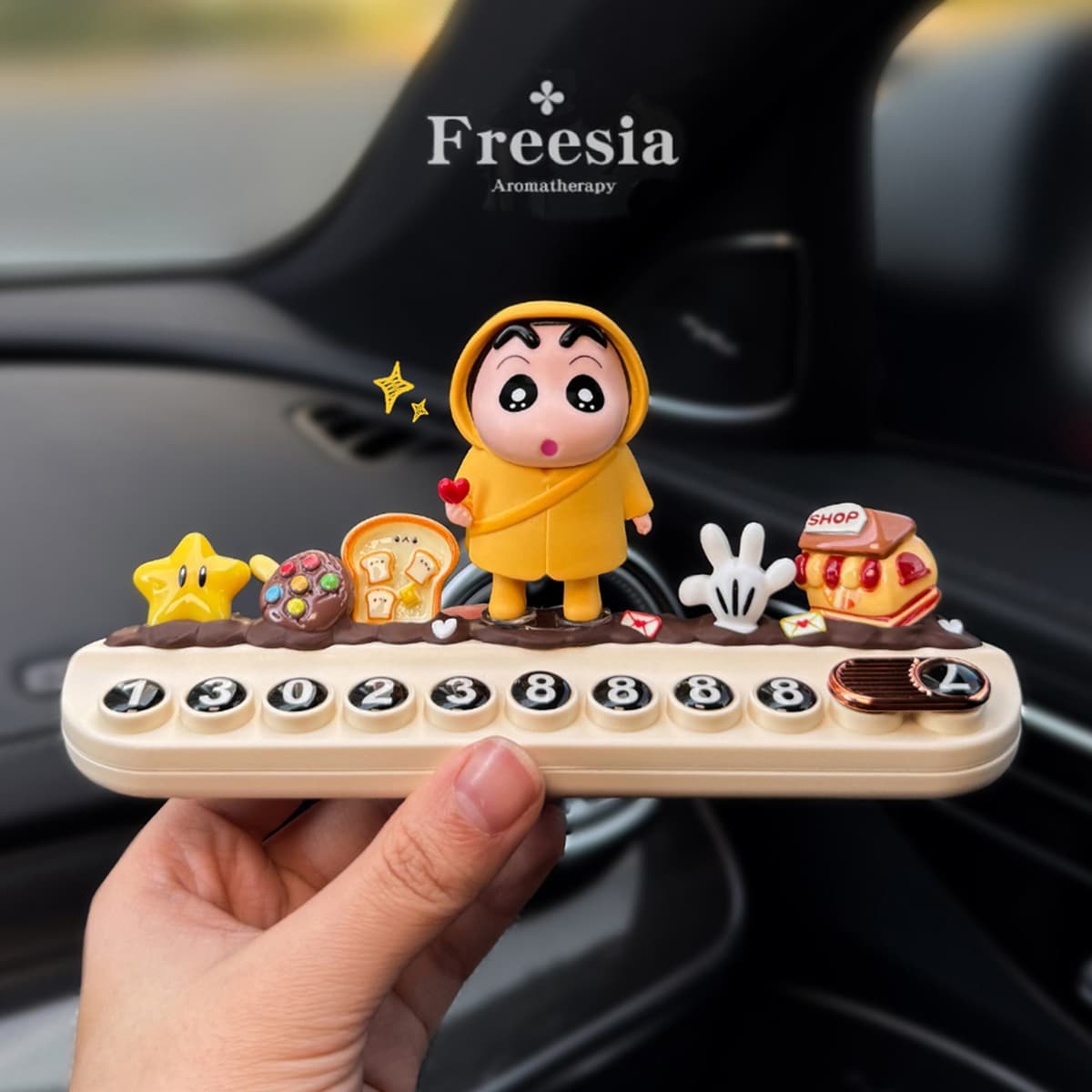 Yellow crayon shin-chan heart + cream glue parking plate - free 5 sets of numbers