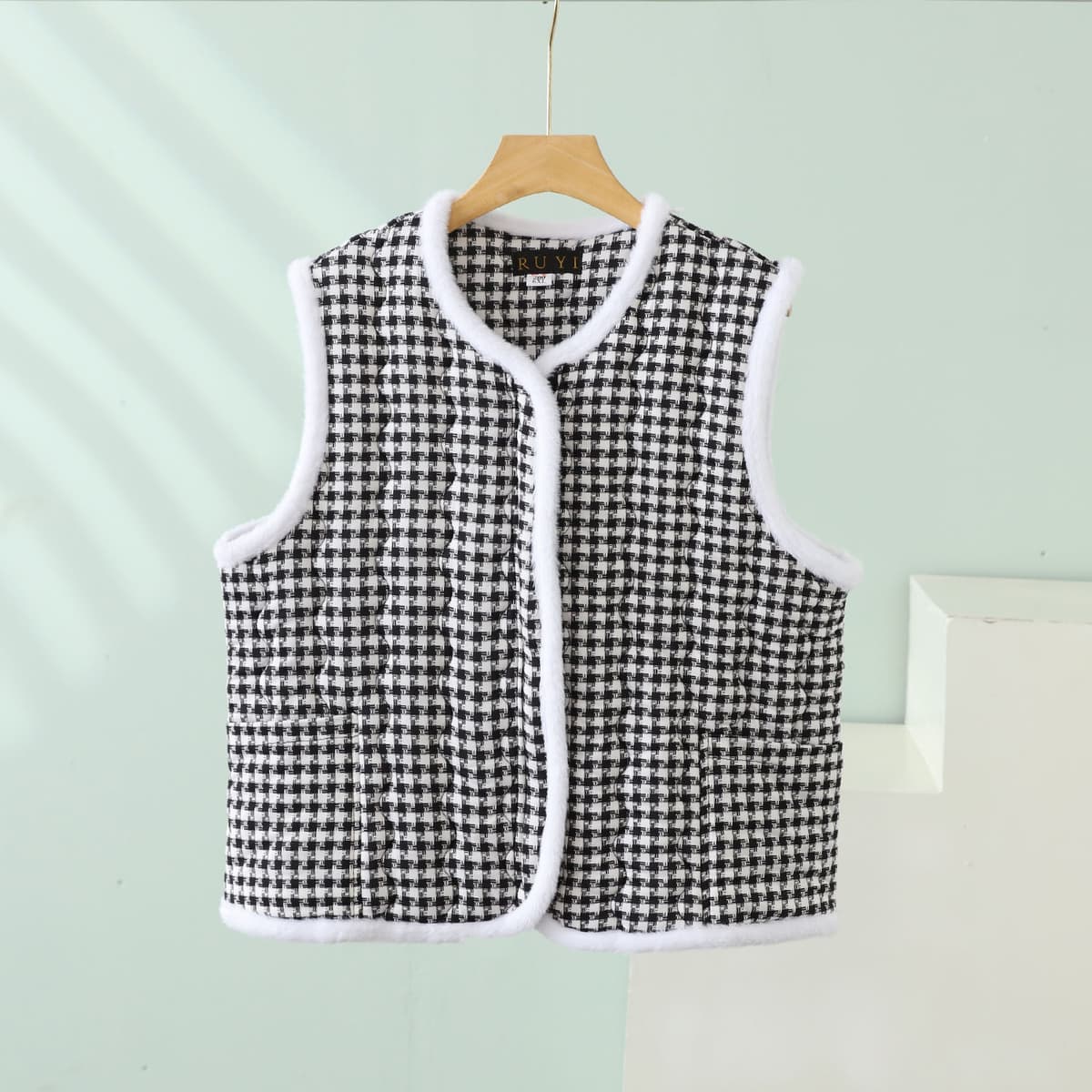 Black and white grid