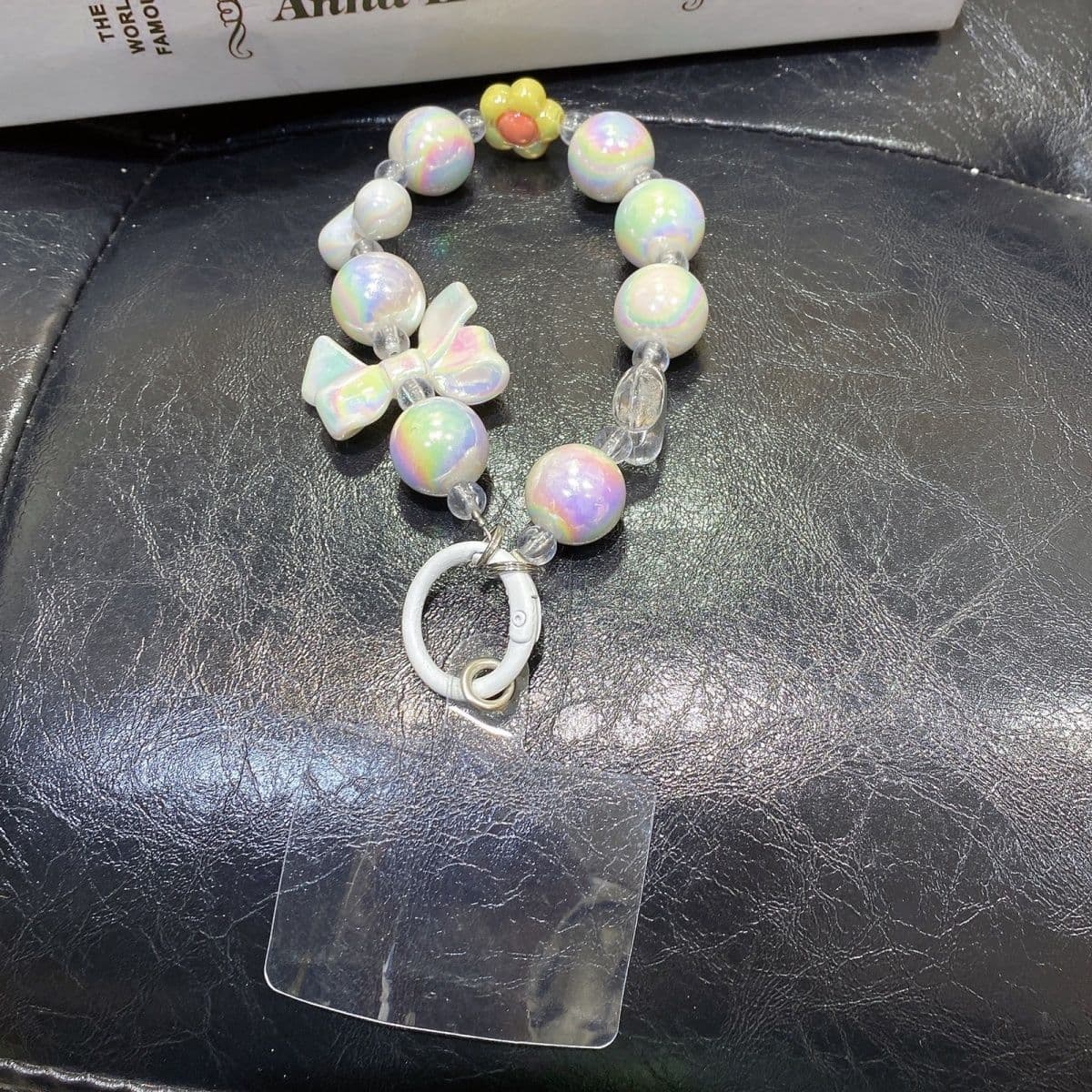 Small flower beaded mobile phone chain white