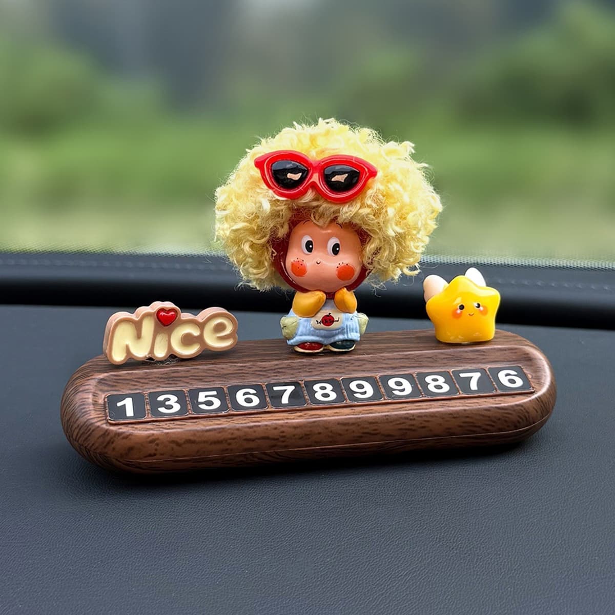 Exploding Head Little Apple + Wood Grain Parking Sign (comes with 5 sets of numbers)
