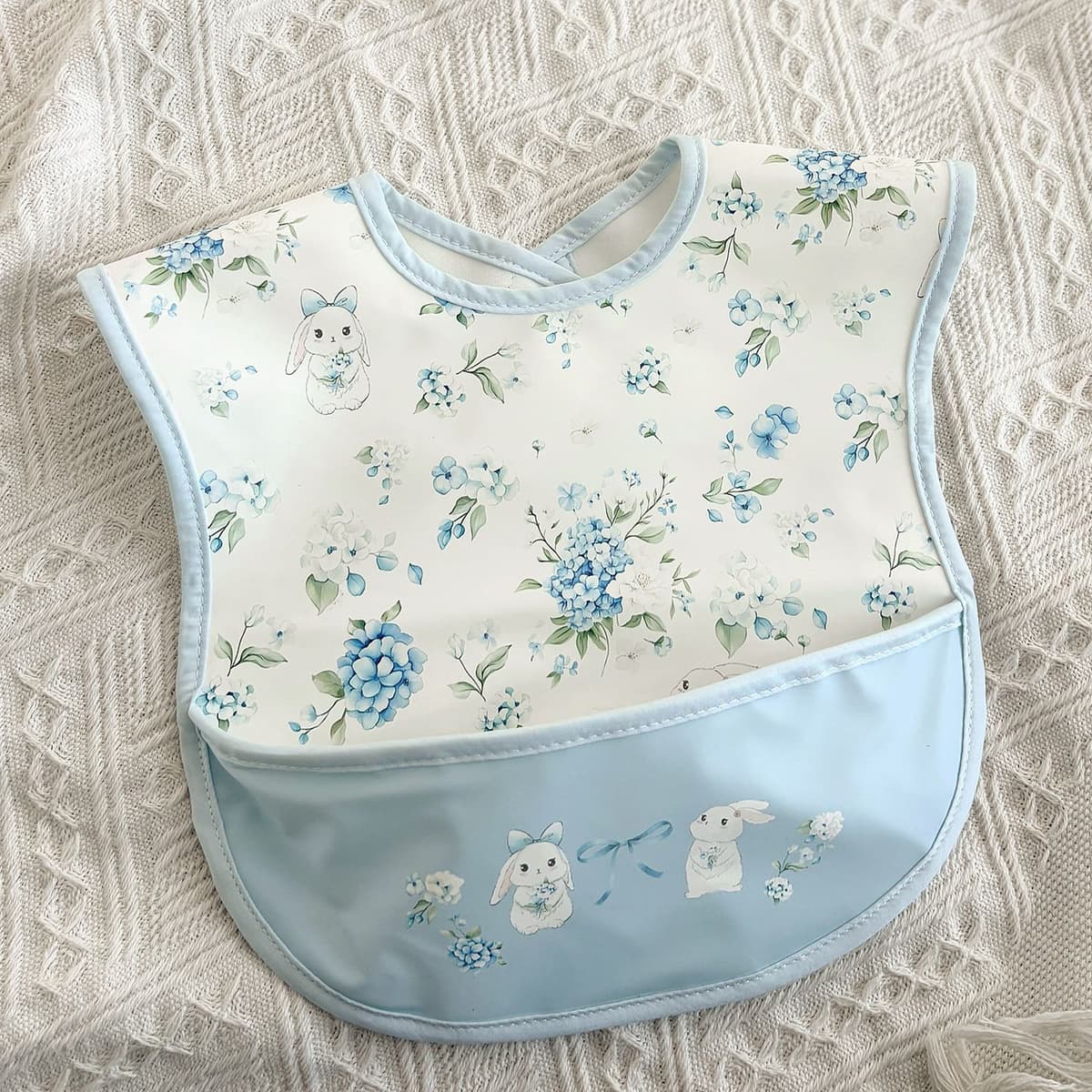 Pu three-dimensional bib hydrangea blue rabbit