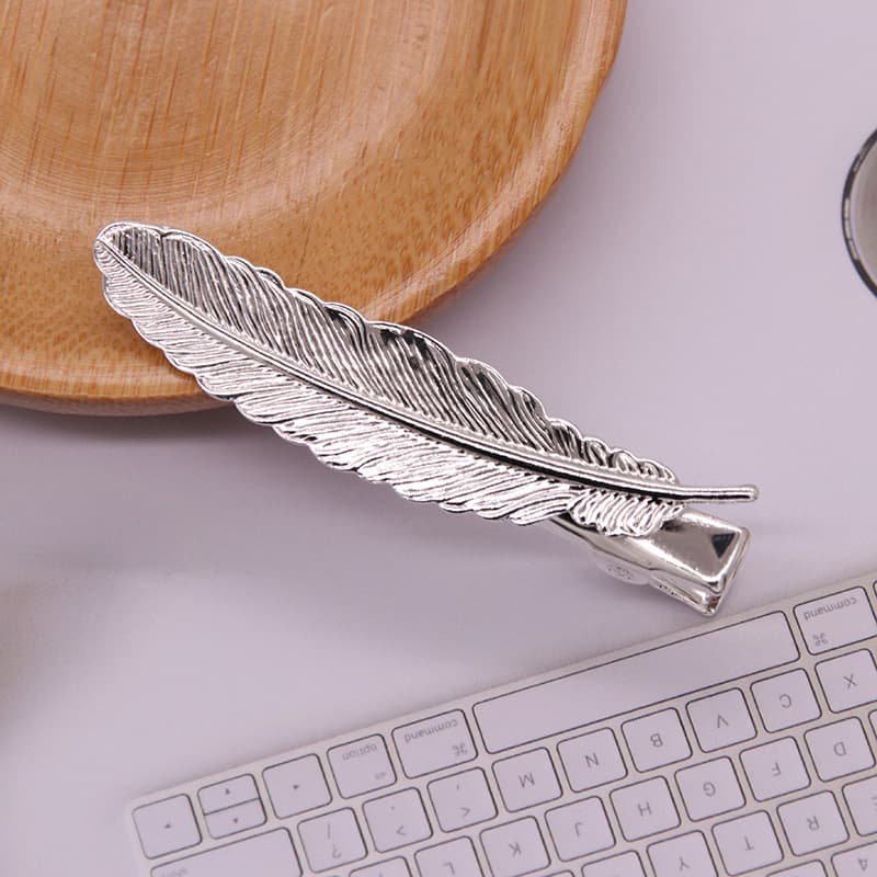 Feather clip Silver