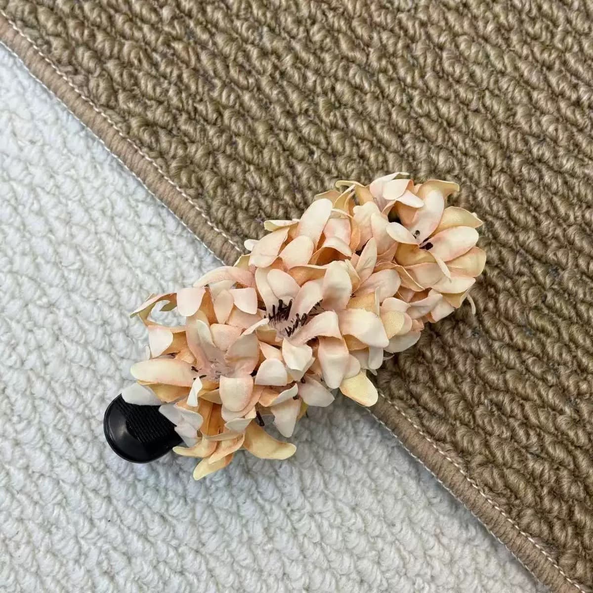 Yellow floral lazy hair clip