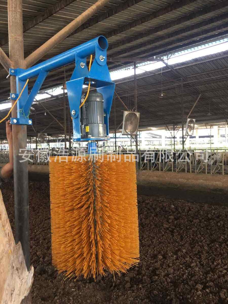 Large 3D Rotating Cow Body Brush, Premium Nylon Hard Bristle Roller Brush for Cow Scratching and Massage, Wholesale 4