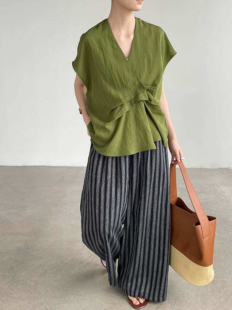 Taochuan 26 Summer V-Neck Design with Small Flutter Sleeves Women's Relaxed Pleated Sleeveless Top 26057 2