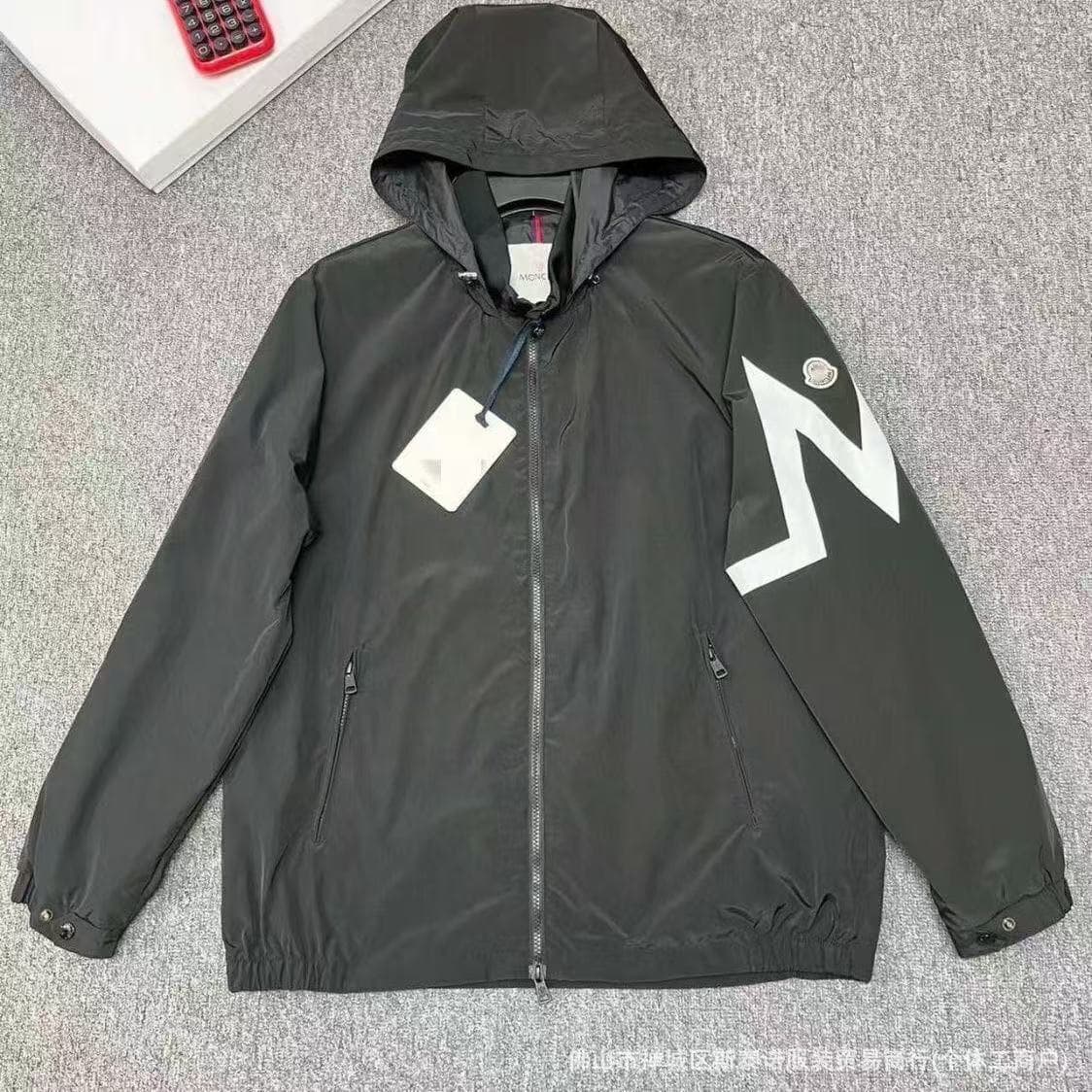 Sleeve m windbreaker black