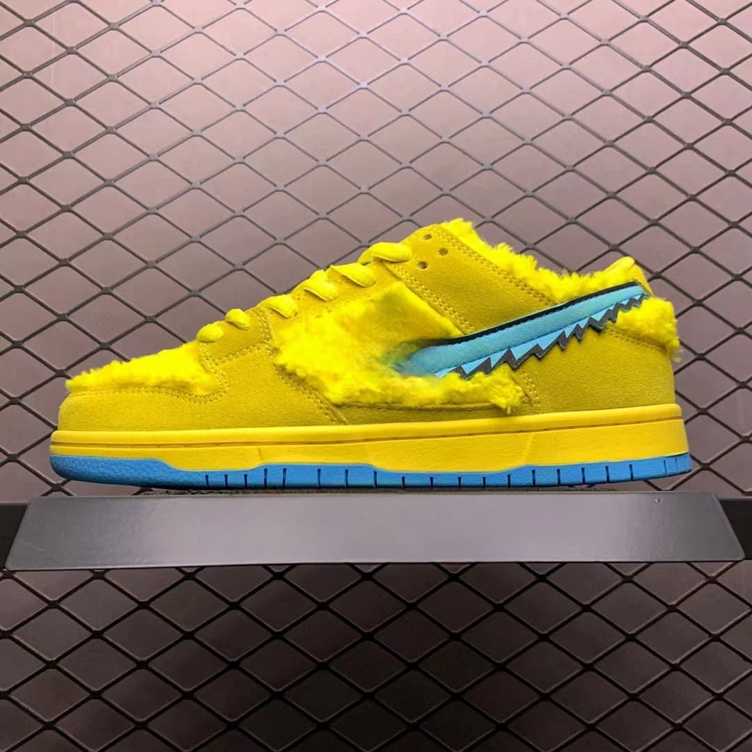 Dunk three bears yellow