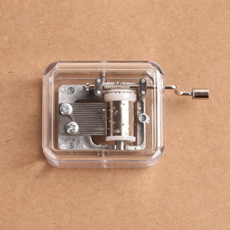 Ordinary hand-cranked music box-random track