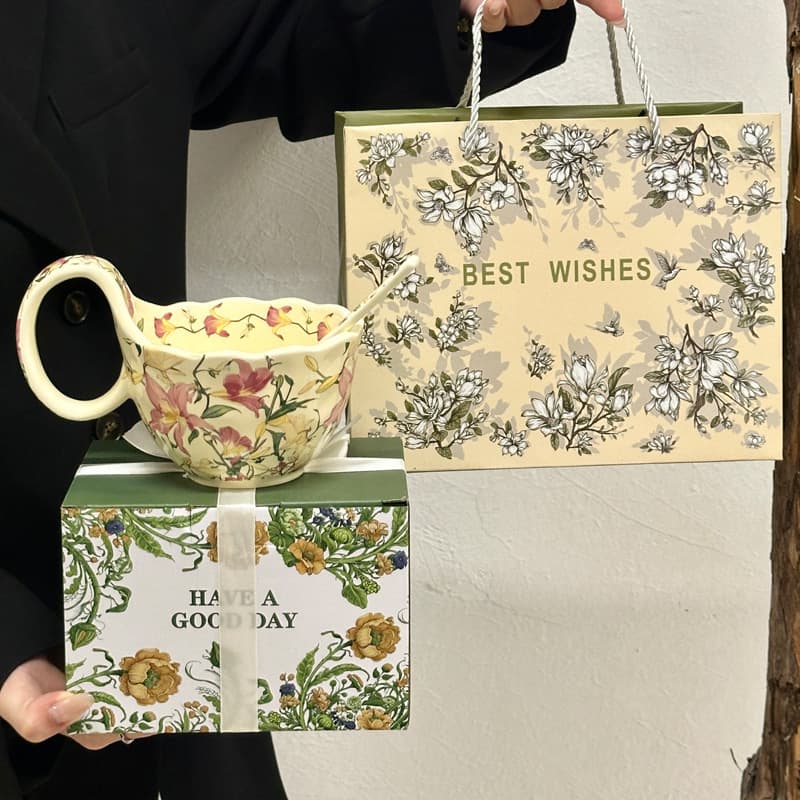 Curved handle cup-lily+flower spoon+portable gift box+flower gift bag