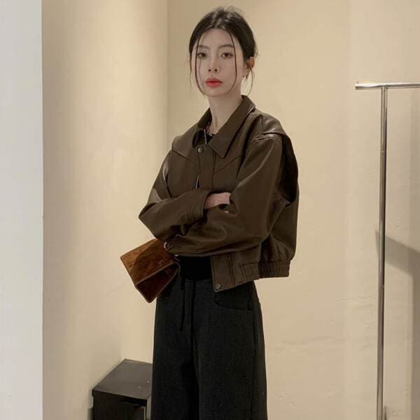 2023 New Spring Top All-match Small Vintage Hong Kong-style chic Leather Design Niche Short Coat for Women