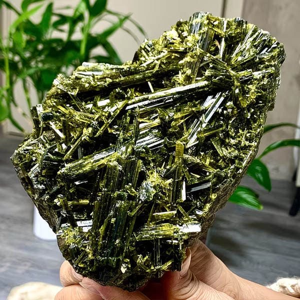Natural Green Crystal, Green Tourmaline Raw Stone, Green Epidote Raw Stone, Teaching Display Pieces, Mineral Raw Materials, Black Tourmaline Specimen Wholesale